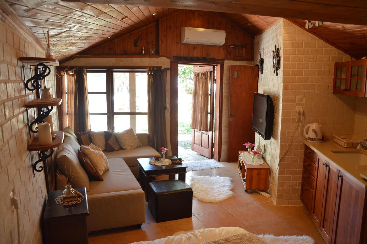Czarina Cabin הבקתה הקיסרית והדירה הקיסרית Czarina Apartment Caesarea Exterior foto
